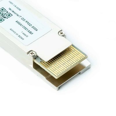 40Gb/s QSFP+'dan 4 x 10Gb/s SFP+ Aktif Optik Kablo (AOC) Breakout MSA Standart Uyumlu